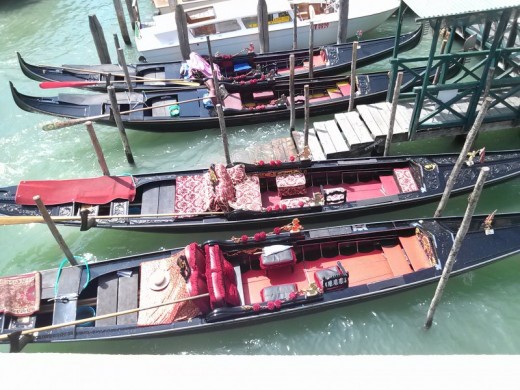 Gondolas waiting for guests